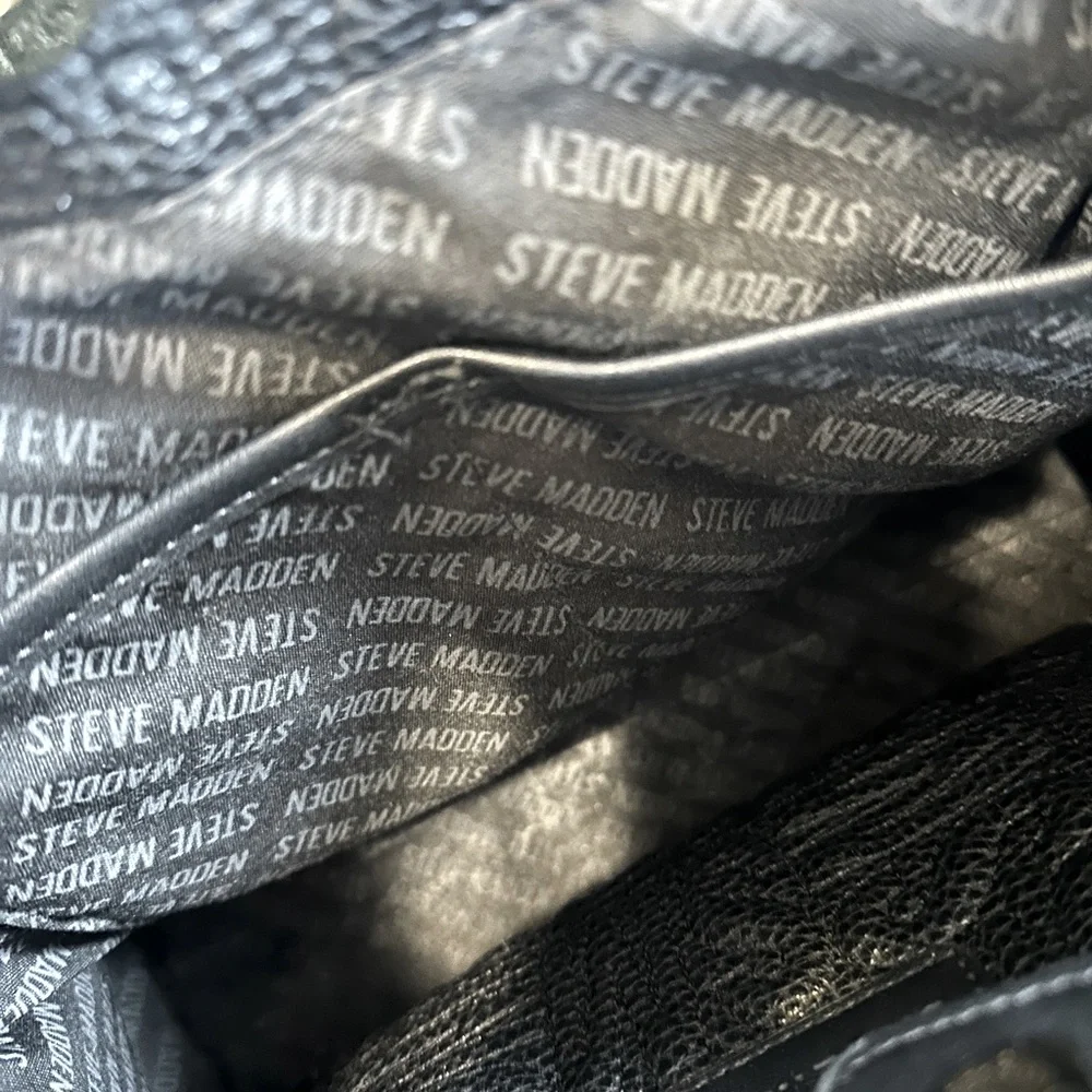 Steve Madden Purse,  Embossed SM all over print, black, gold hardware - Picture 8 of 8